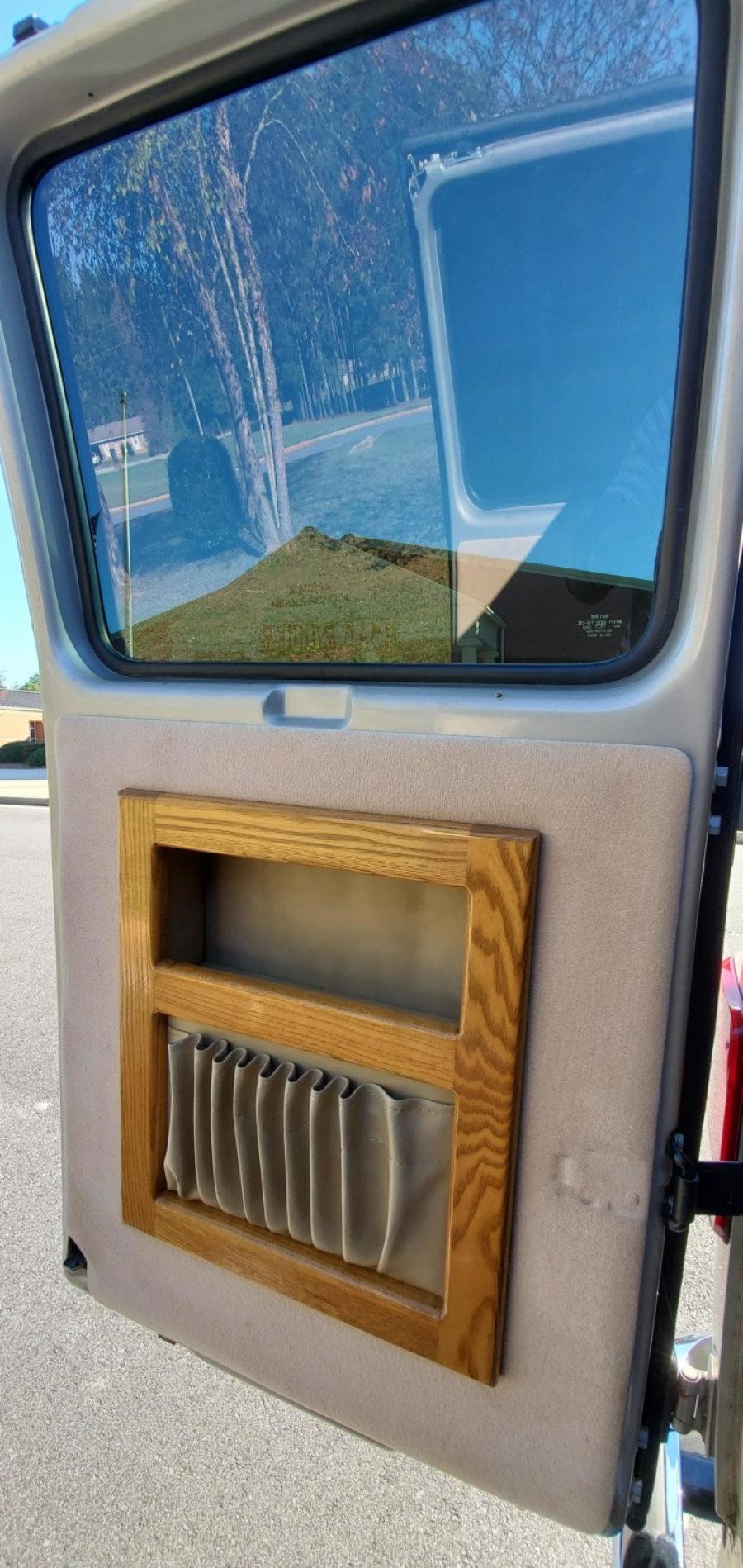 Детали интерьера Chevrolet G20 Conversion Van  (CG21305) 1988 года  (фото 198 из 257)